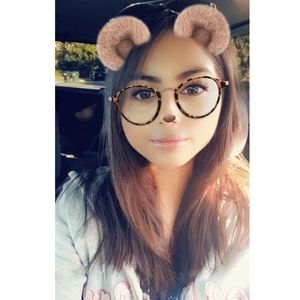 Meet your Posher, Adriana